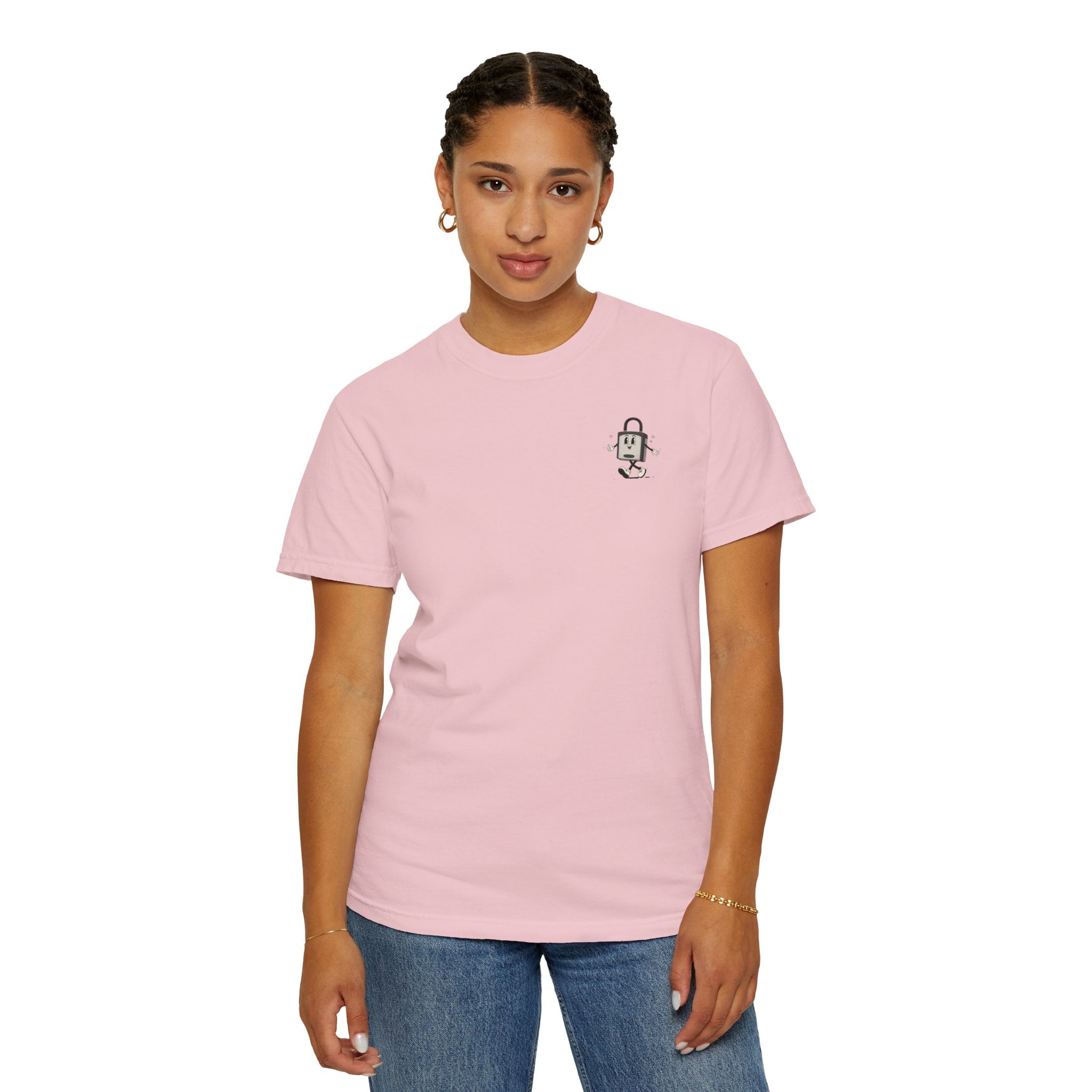 Showing Club Tee